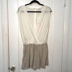 BcbgGeneration Shorts Romper w/crossover top, open back. Pockets. NWT Resort